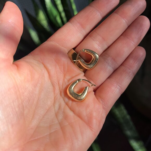 J Hannah Tetra hoops I (14kt Gold) - Picture 1 of 6